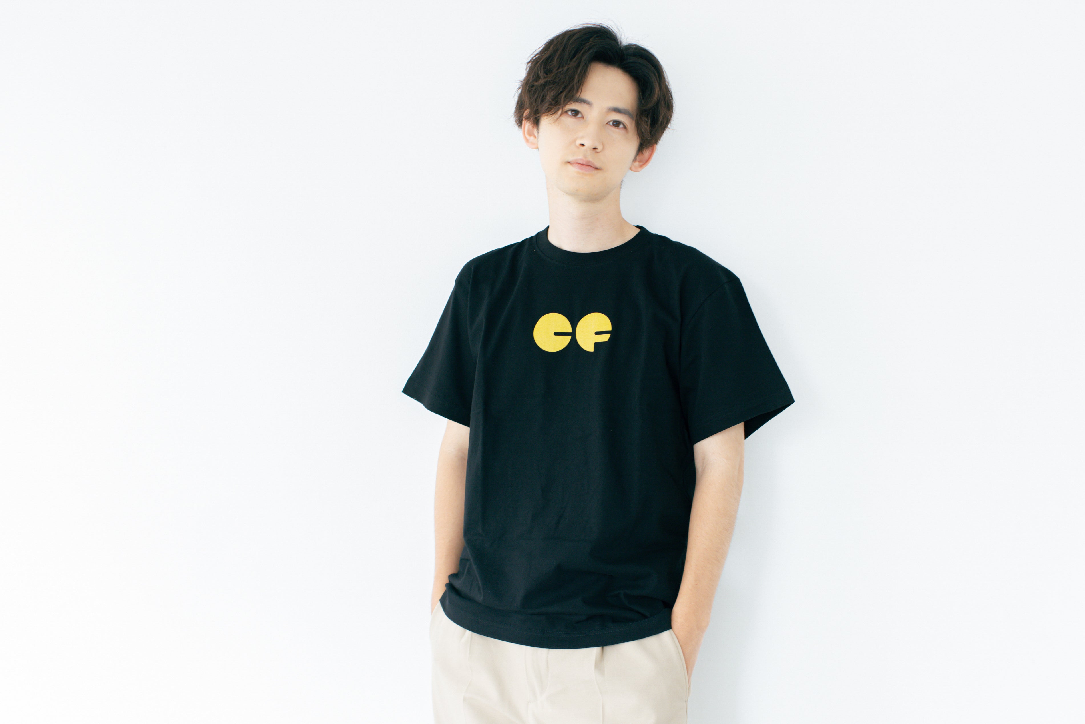 こねこフィルム/CFロゴTシャツ (黒生地×黄色ロゴ) – コネコンビニ