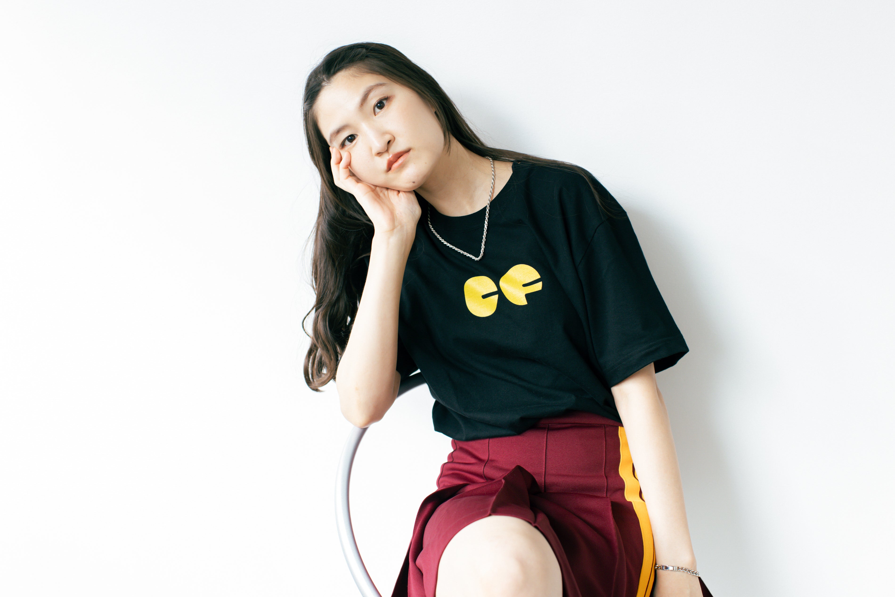 コネコ こねこフィルム/CFロゴTシャツ (黒生地×黄色ロゴ) – コネコンビニ